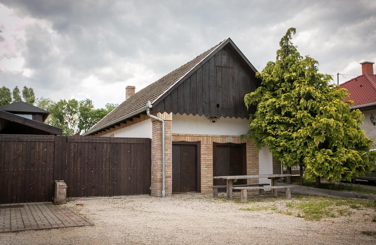 Forras Vendeghaz Villa Dunaegyhaza Bagian luar foto