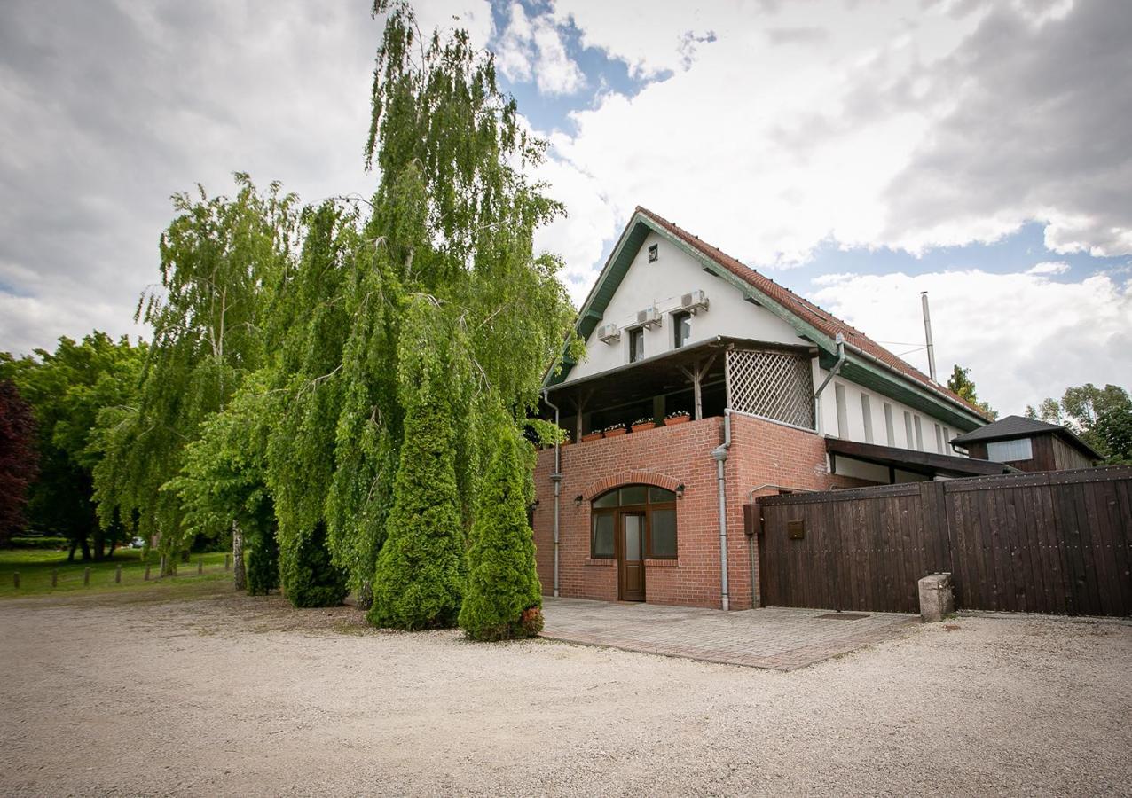 Forras Vendeghaz Villa Dunaegyhaza Bagian luar foto
